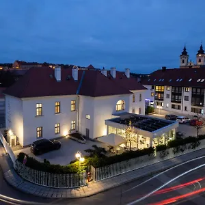 1552-boutique-hotel.egerhotels.net/